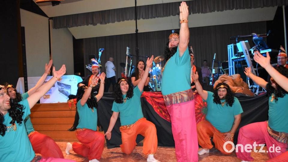 Showtanz beim Kolpingsball. Bild: rgr