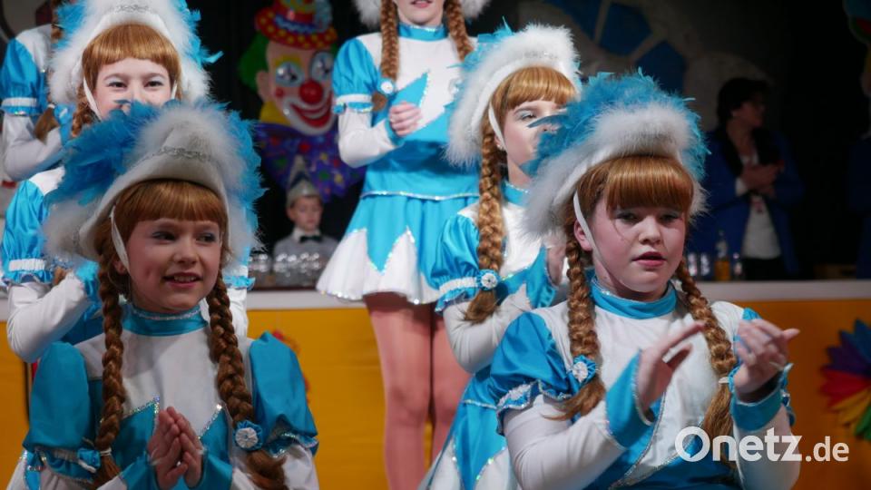 Viel Spaß hatten die Teilnehmer des 41. Seniorenfaschings des Landkreises Tirschenreuth. Bild: tr