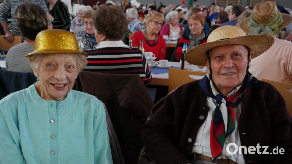 Viel Spaß hatten die Teilnehmer des 41. Seniorenfaschings des Landkreises Tirschenreuth. Bild: tr
