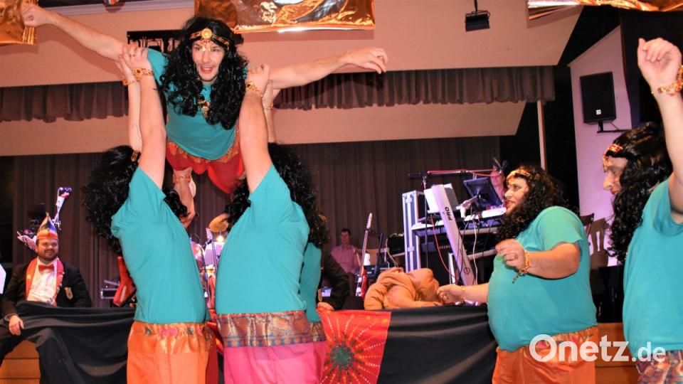 Showtanz beim Kolpingsball. Bild: rgr