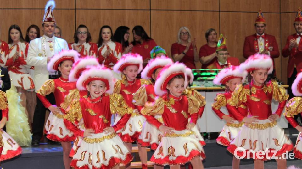 Kinderfasching der Narrhalla Rot-Gelb Amberg im ACC Bild: dwi