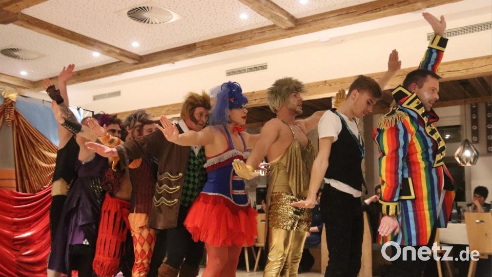 Happy Hoppers - das Auerbacher Männerballett. Bild: mfh