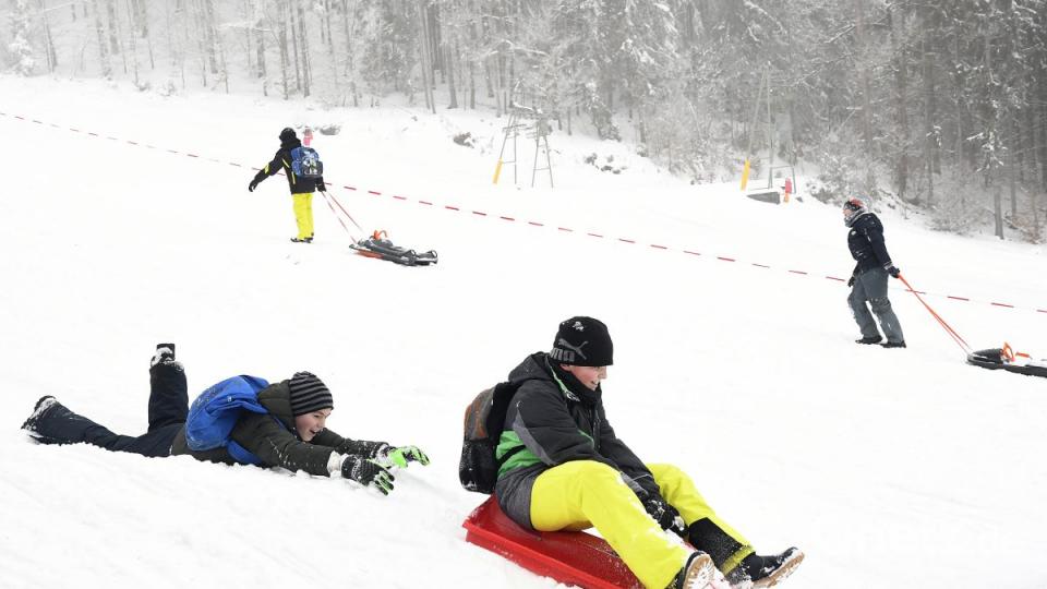 Winterwandertag des Erasmus-Gymnasiums in Sitzambuch Bild: Petra Hartl