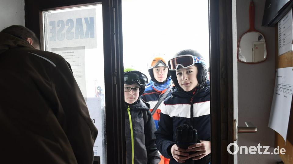 Winterwandertag des Erasmus-Gymnasiums in Sitzambuch Bild: Petra Hartl