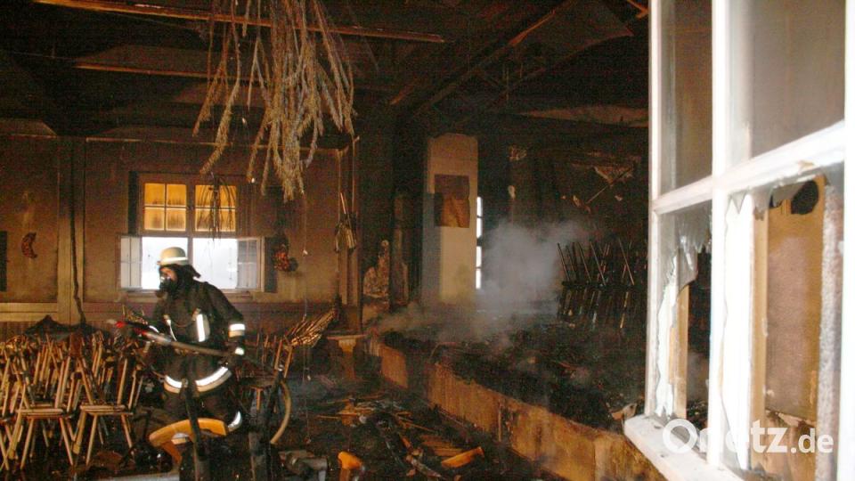 Brand der Stadthalle am 7. Februar 2009 in Erbendorf. Bild: njn