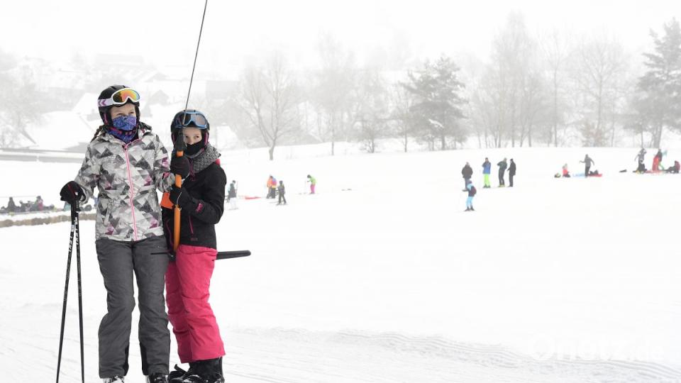 Winterwandertag des Erasmus-Gymnasiums in Sitzambuch Bild: Petra Hartl