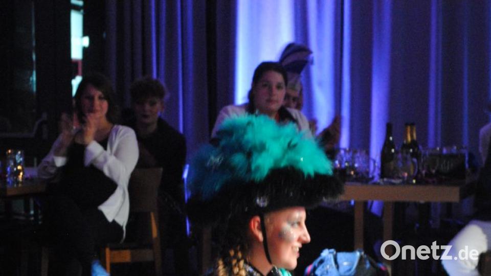 Ein buntes, rauschendes Fest feierten die Nordoberpfälzer Prinzenpaare in der Mehrzweckhalle in Floß Bild: gag