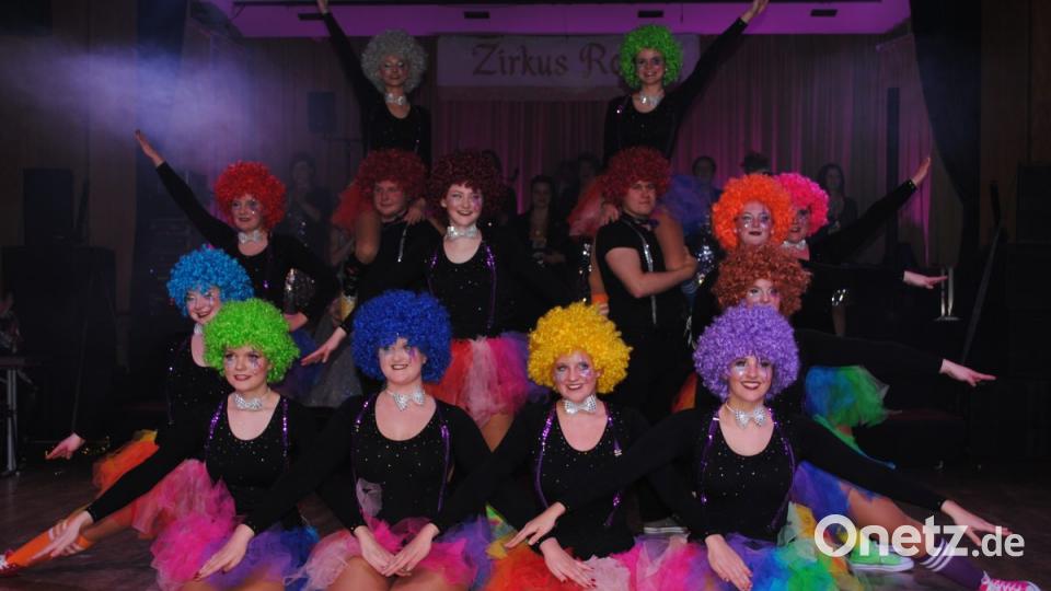 Ein buntes, rauschendes Fest feierten die Nordoberpfälzer Prinzenpaare in der Mehrzweckhalle in Floß Bild: gag