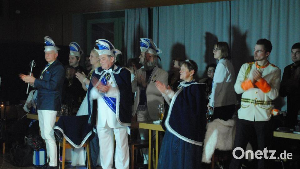 Ein buntes, rauschendes Fest feierten die Nordoberpfälzer Prinzenpaare in der Mehrzweckhalle in Floß Bild: gag