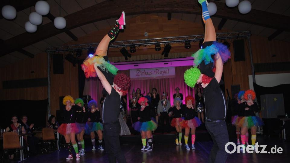 Ein buntes, rauschendes Fest feierten die Nordoberpfälzer Prinzenpaare in der Mehrzweckhalle in Floß Bild: gag