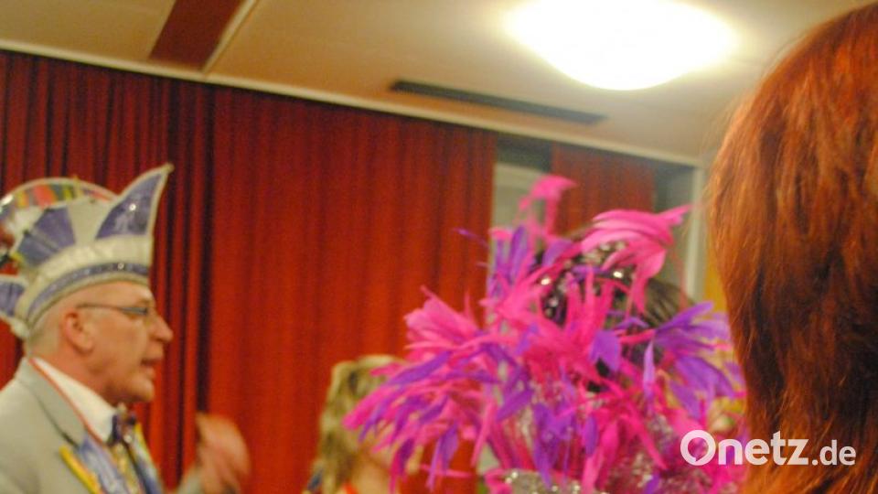 Ein buntes, rauschendes Fest feierten die Nordoberpfälzer Prinzenpaare in der Mehrzweckhalle in Floß Bild: gag