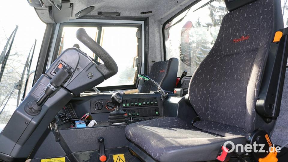 Der Arbeitsplatz von Heiner Denz im "Pisten-Bully 100". Bild: bsc
