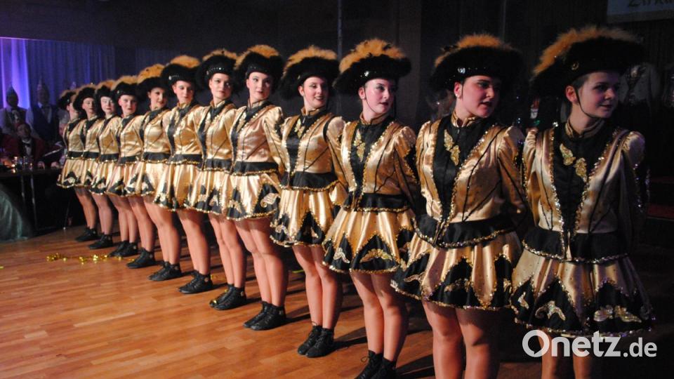 Ein buntes, rauschendes Fest feierten die Nordoberpfälzer Prinzenpaare in der Mehrzweckhalle in Floß Bild: gag