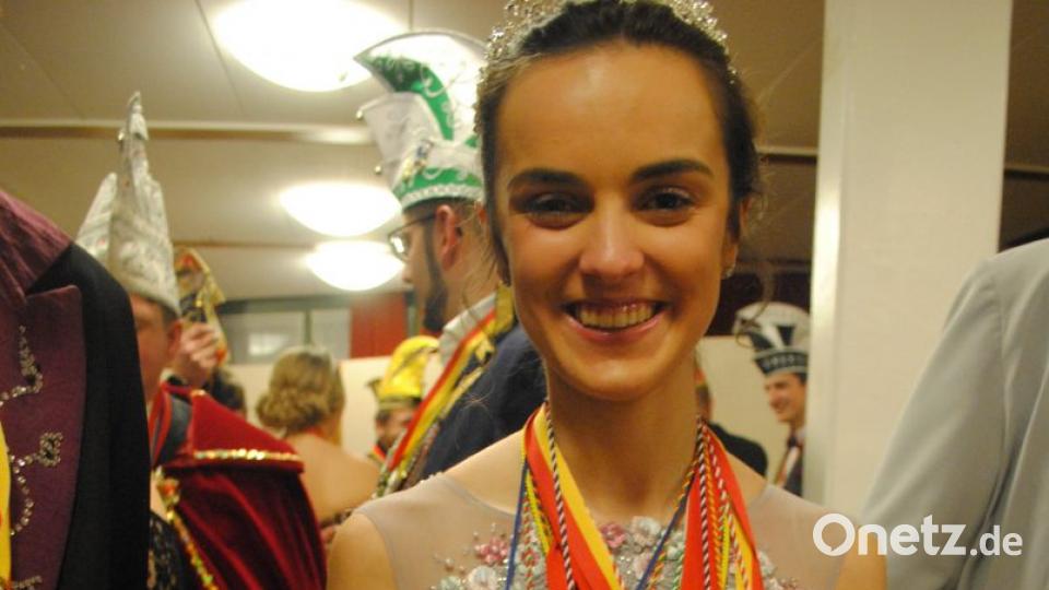 Ein buntes, rauschendes Fest feierten die Nordoberpfälzer Prinzenpaare in der Mehrzweckhalle in Floß Bild: gag