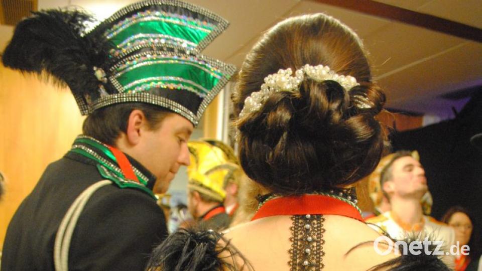 Ein buntes, rauschendes Fest feierten die Nordoberpfälzer Prinzenpaare in der Mehrzweckhalle in Floß Bild: gag
