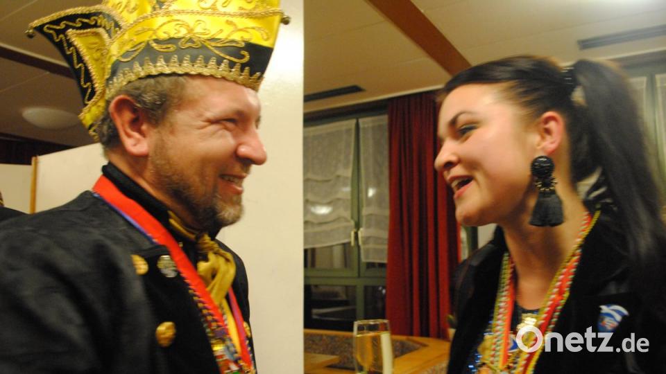 Ein buntes, rauschendes Fest feierten die Nordoberpfälzer Prinzenpaare in der Mehrzweckhalle in Floß Bild: gag