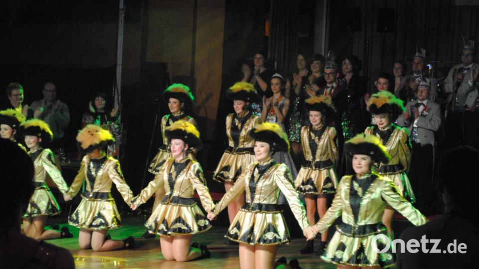 Ein buntes, rauschendes Fest feierten die Nordoberpfälzer Prinzenpaare in der Mehrzweckhalle in Floß Bild: gag