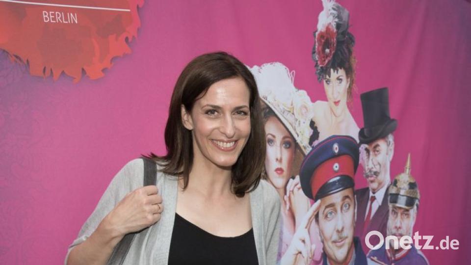 Schauspielerin Ulrike Frank, hier bei der Premiere des Theaterstücks &quot;Der Hauptmann von Köpenick&quot; am 19.07.2017 im Admiralspalast in Berlin, tanzt ebenfalls bei &quot;Let&#039;s Dance&quot;. Bild: Jörg Carstensen/dpa