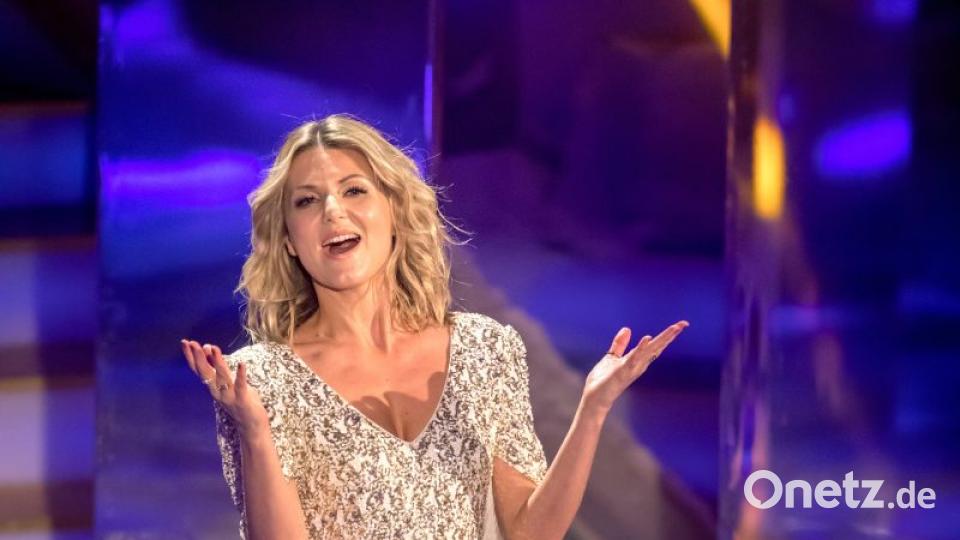 Sängerin Ella Endlich, hier in der ARD-Show &quot;Das Adventsfest der 100.000 Lichter&quot;, tanzt ebenfalls bei &quot;Let&#039;s Dance&quot;. Bild: Foto: arifoto UG/dpa