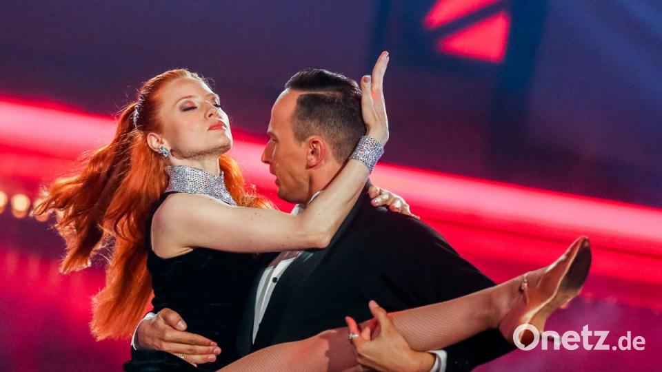 Barbara Meier aus Amberg kam im vergangenen Jahr mit ihrem Partner Sergiu Luca ins Finale der RTL-Tanzshow &quot;Let&#039;s Dance&quot;. Sie wurde Dritte hinter Ingolf Lück und Judith Williams. Archivbild: Rolf Vennenbernd/dpa