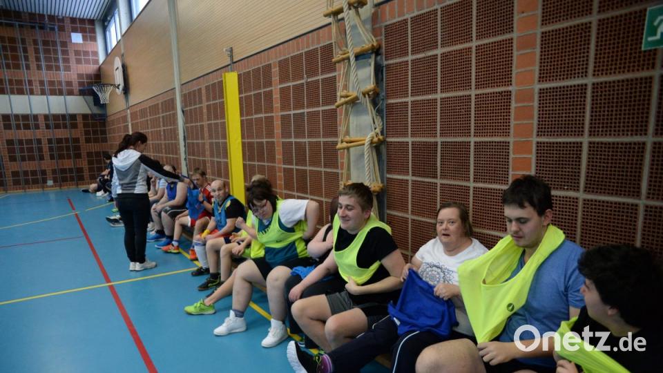 Wie läuft ein Training der Lebenshilfe Basketballer in Amberg ab? Oberpfalz-Medien war dabei. Bild: brü
