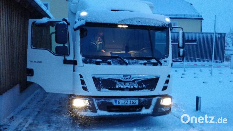 Der mobile Dorfladen der Steinwald Allianz: Kurz vor Start der Tour. Bild: Würth, Wolfgang