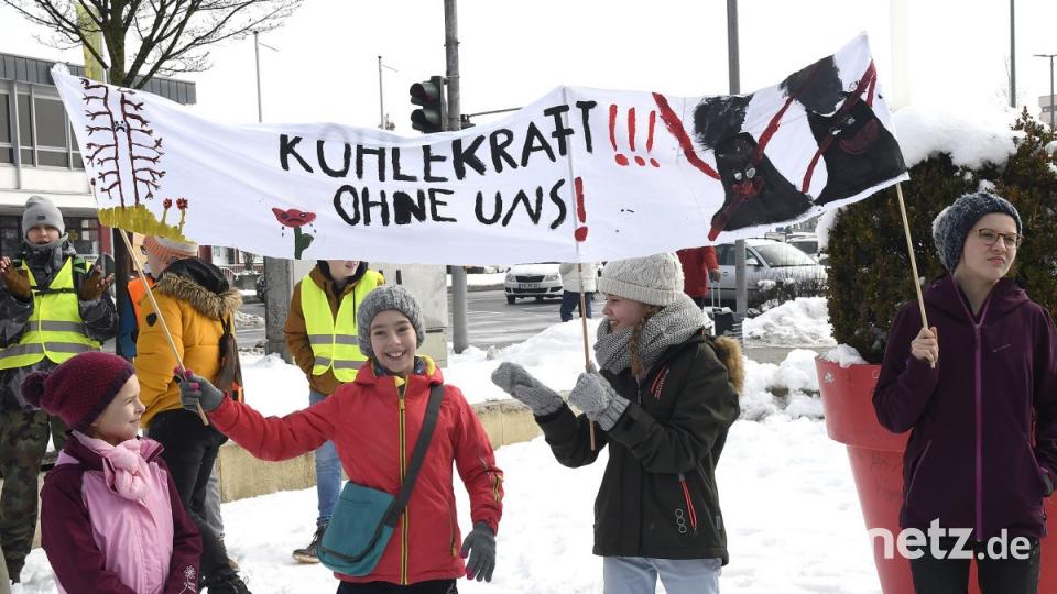 Bild: Hartl
Demo der Amberger Schüler für Klimaschutz, Multifunktionsplatz Bild: Petra Hartl