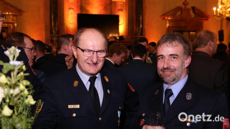 Kontigentsführer KBI Hubert Blödt und der Kommandant der Feuerwehr Schönau Sebastian Walch (von links) Bild: egl