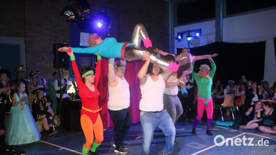 Das Männerballett hält sich fit. Bild: sne