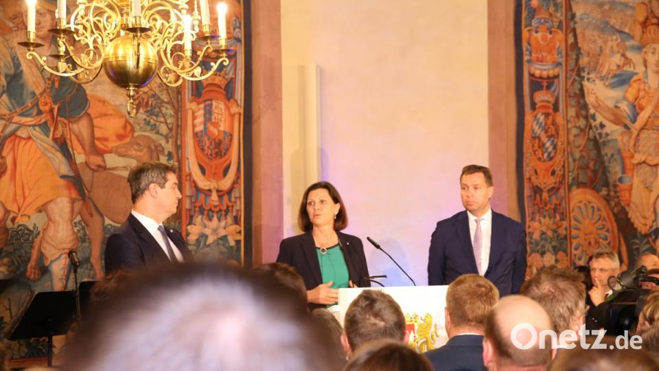 Landtagpräsidentin Ilse Aigner bei ihrer Ansprache Bild: egl