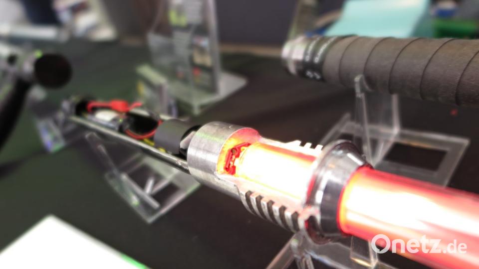 Magie aus Maglite: Manche Lichtschwerter entstehen aus Taschenlampen. Bild: Thomas Mayer