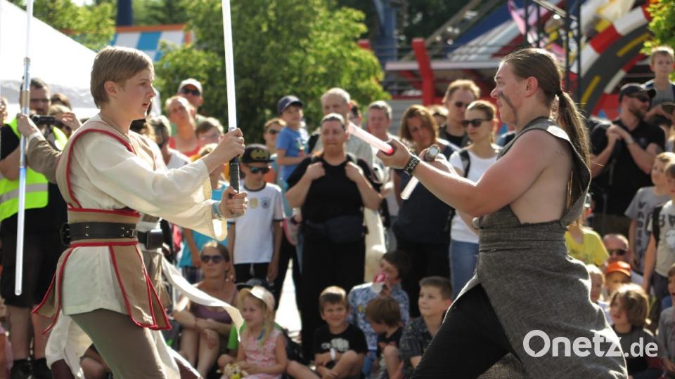 Ein Auftritt der Jedi-Academy Cham im Legoland Günzburg. Bild: Thomas Mayer