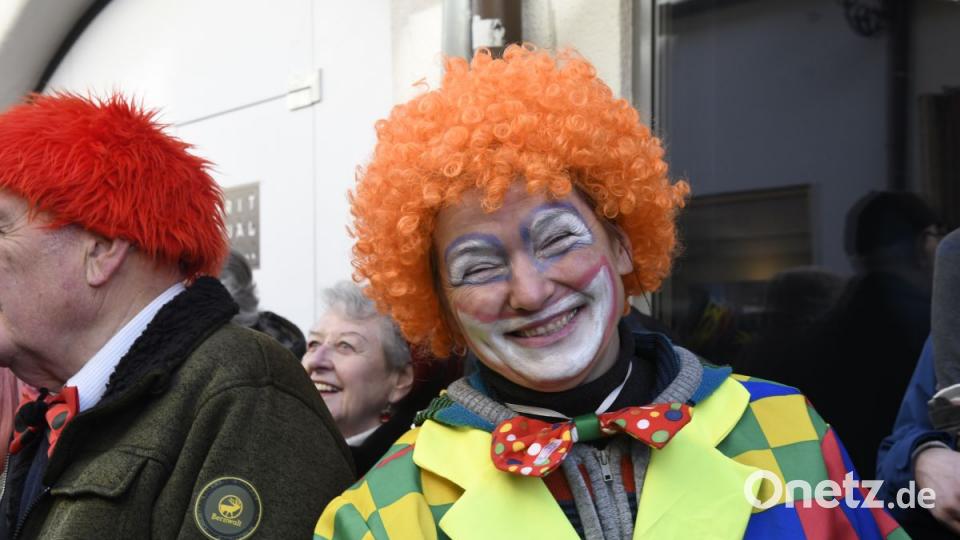 Der Ostbayerische Faschingszug schlängelt sich durch Amberg Bild: Petra Hartl