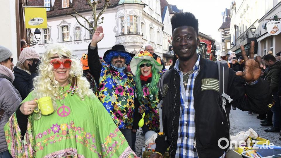 Der Ostbayerische Faschingszug schlängelt sich durch Amberg Bild: Petra Hartl