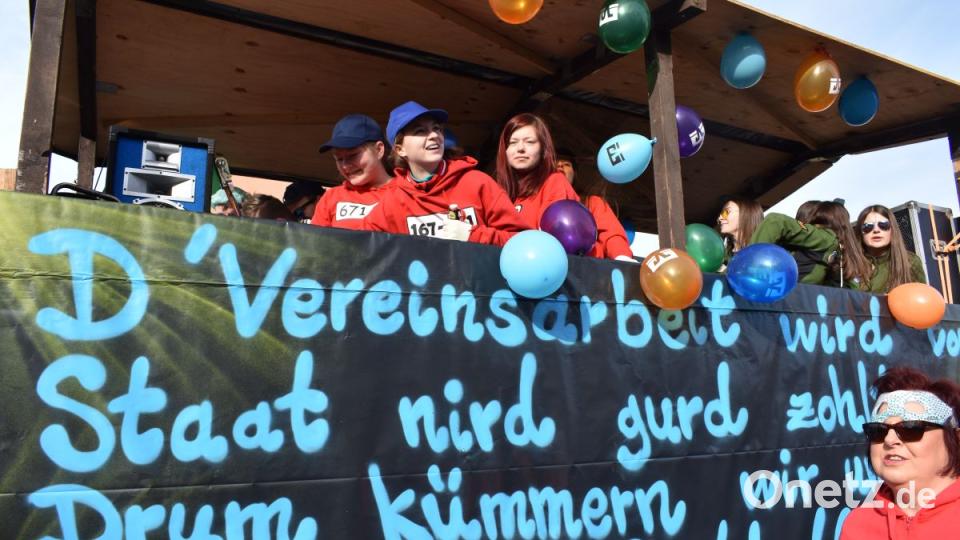 Faschingszug in Hütten Bild: rgr