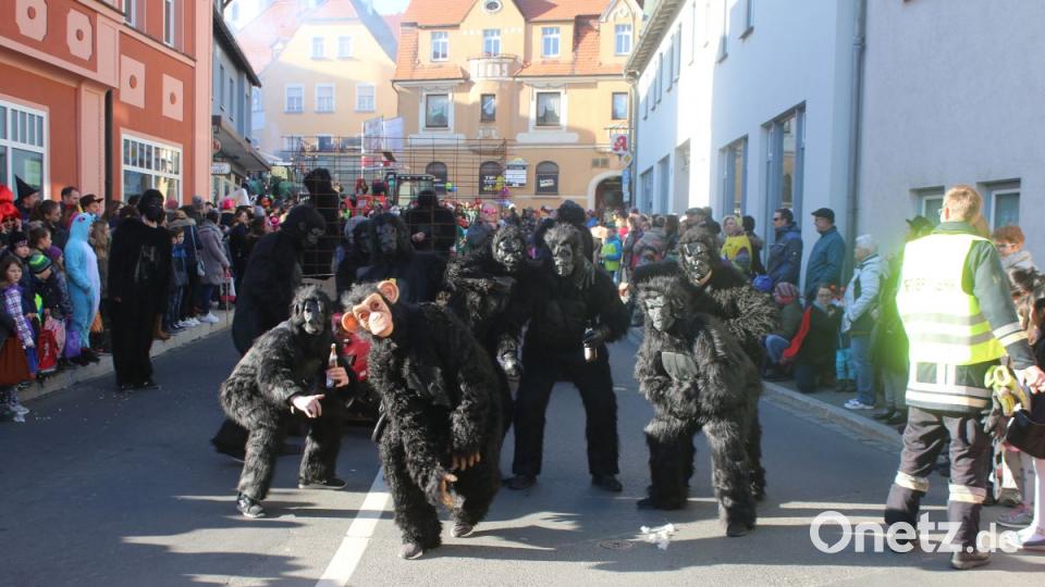Der Burschenverein hat die Gorillas aus dem Käfig losgelassen. Bild: sne