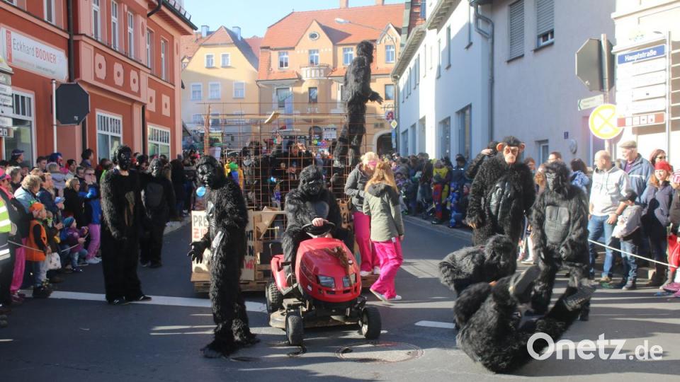 Der Burschenverein hat die Gorillas aus dem Käfig losgelassen. Bild: sne