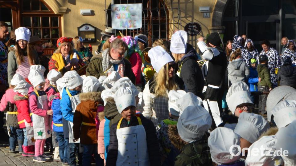 Viele Köche verderben den Brei, heißt es normalerweise. Am Mittwochvormittag war das sicher nicht der Fall bei den Buben und Mädchen aus dem Evangelischen Haus für Kinder Gottfried Sperl. Bild: dob