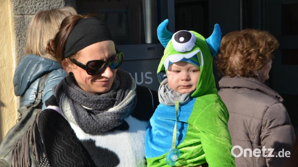 Bunter Gaudiwurm der Kindergärten und SVE. Bild: dob