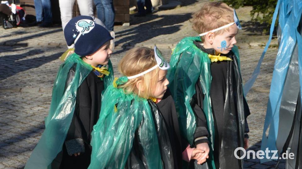 Bunter Gaudiwurm der Kindergärten und SVE. Bild: dob