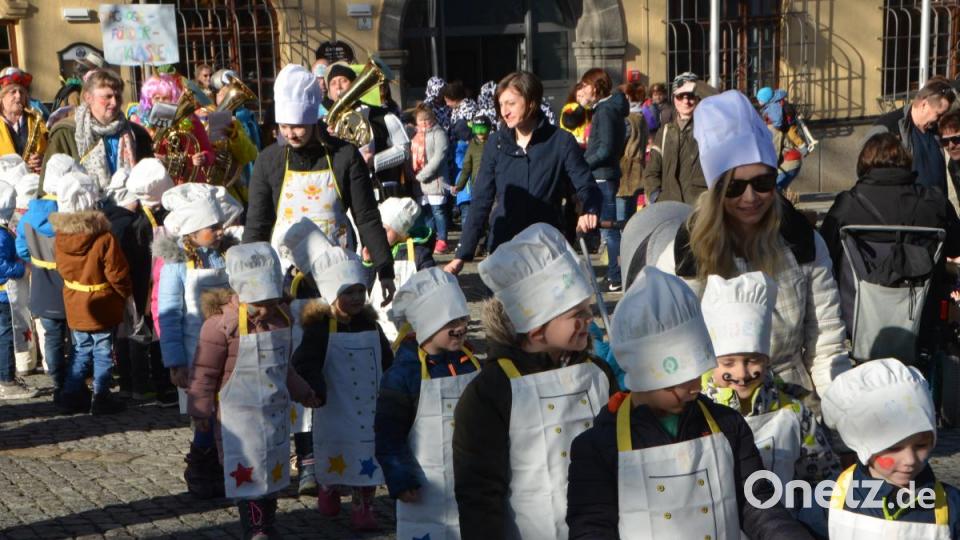 Viele Köche verderben den Brei, heißt es normalerweise. Am Mittwochvormittag war das sicher nicht der Fall bei den Buben und Mädchen aus dem Evangelischen Haus für Kinder Gottfried Sperl. Bild: dob