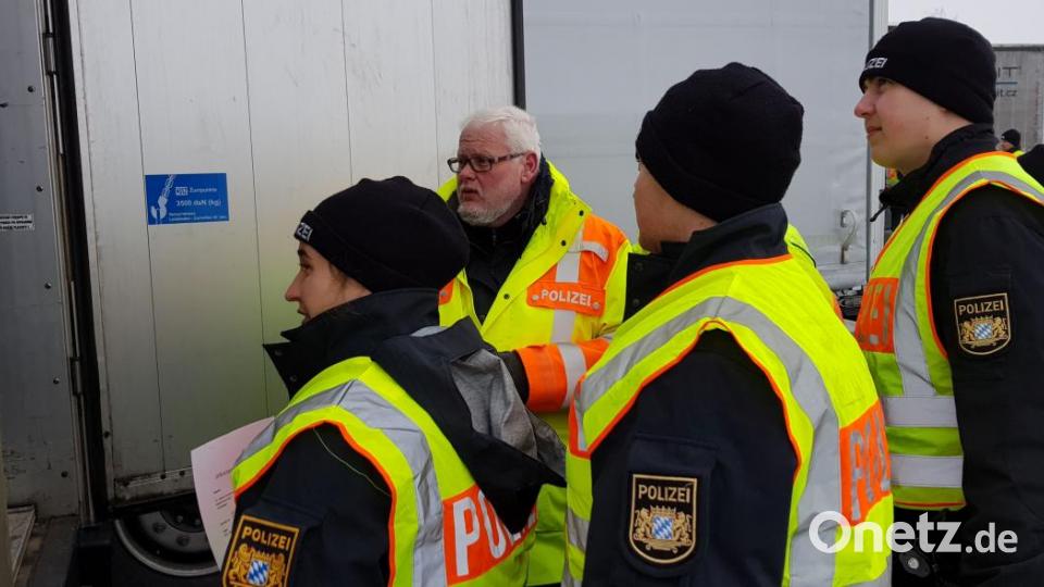 Wie viel Ladung darf sich in der Ladefläche befinden und wie muss sie gesichert sein? Bild: jak