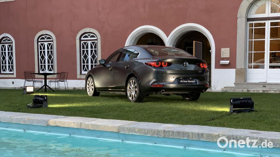 Mazda stellt die vierte Generation des Kompakten 3ers vor. Die Limousine (Bild) wird auf dem deutschen Markt eher eine untergeordnete Rolle spielen. Bild: Michael Ascherl