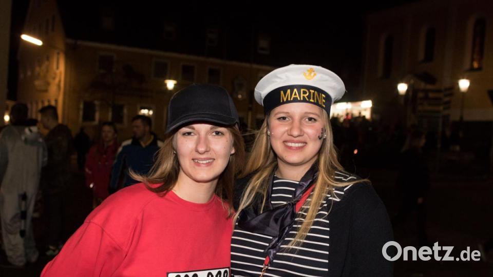 Beim Weiberfasching in Moosbach ging am &quot;Naschn Pfinsta&quot; die Post ab. Der ganze Ort war eine einzige Partymeile. Bild: dtr