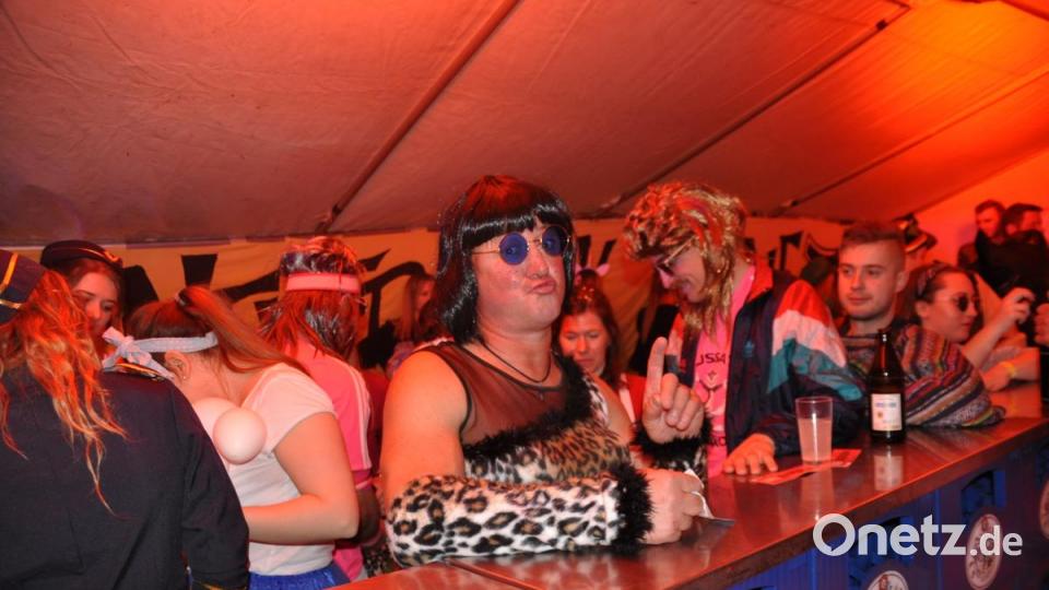 Noch einen Drink für die "Dame". Bild: ak