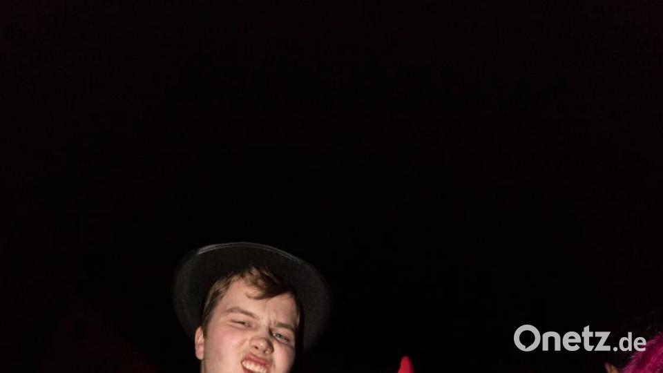Beim Weiberfasching in Moosbach ging am &quot;Naschn Pfinsta&quot; die Post ab. Der ganze Ort war eine einzige Partymeile. Bild: dtr