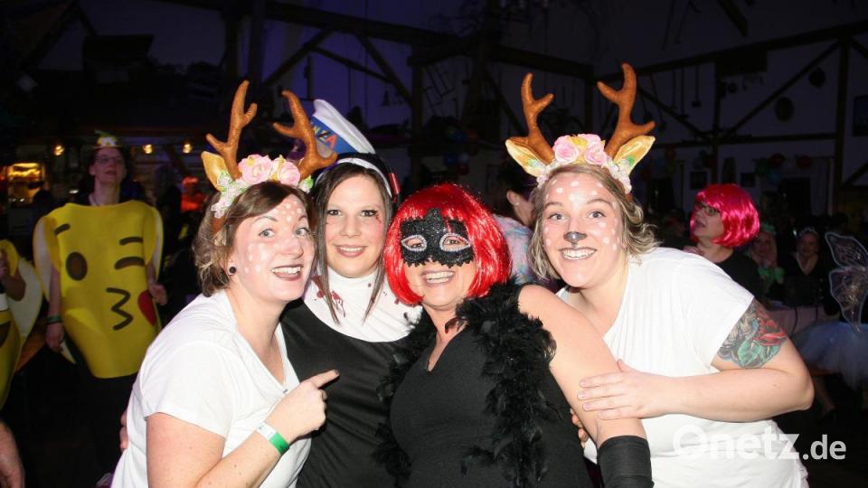 Gute Laune ist Pflicht beim Faschingshöhepunkt in Falkenberg. Bild: wro