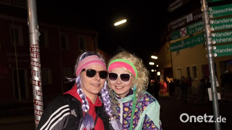 Beim Weiberfasching in Moosbach ging am &quot;Naschn Pfinsta&quot; die Post ab. Der ganze Ort war eine einzige Partymeile. Bild: dtr