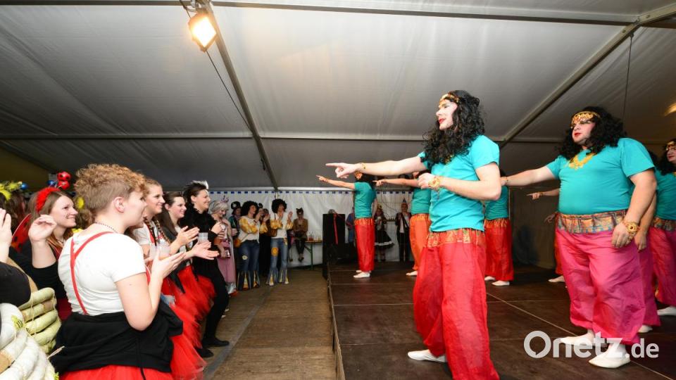 "Bollywood" heißt das Programm des Männerballetts der Faschingsgesellschaft Eschenbach. Bild: bey