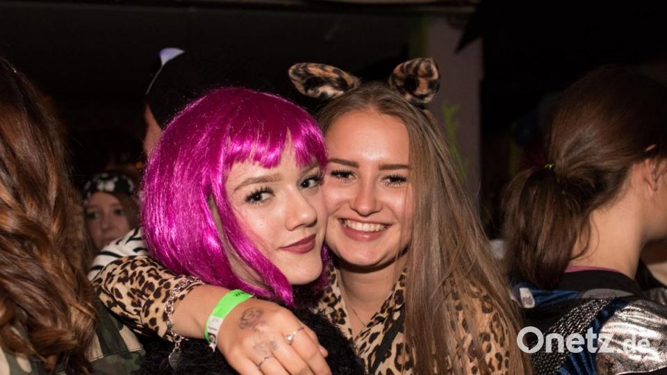 Beim Weiberfasching in Moosbach ging am &quot;Naschn Pfinsta&quot; die Post ab. Der ganze Ort war eine einzige Partymeile. Bild: dtr